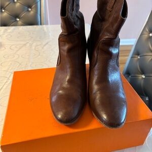 Elegant Brown Leather Women's Boots